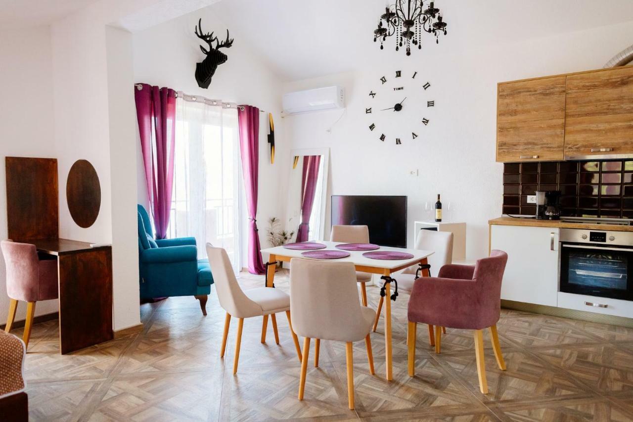Odessa Mama Apartment Bijela Exterior photo